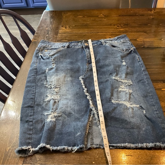 One 5 One Dark Blue Denim Midi Skirt great condition. - Picture 5 of 6